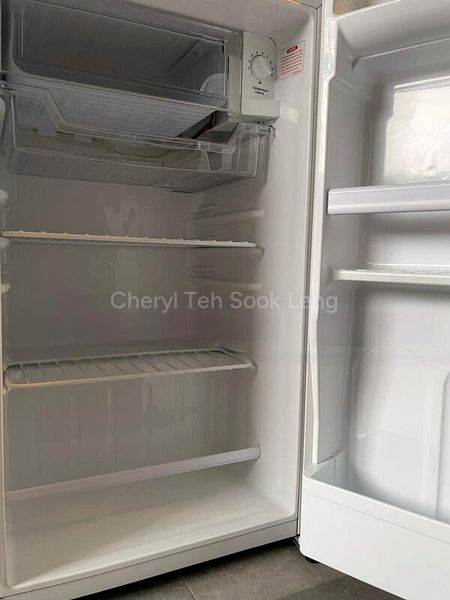 Common Room (HDB) for Rent in  75B Redhill Road - Image 6